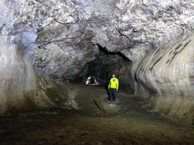 غار های ماکو