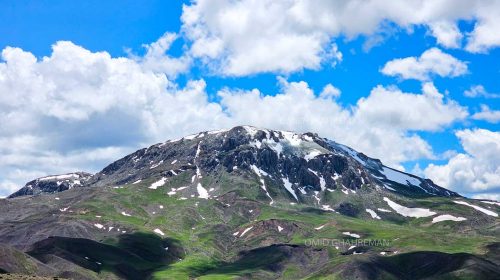 طبیعت و کوه های زیبای شهر قره عینی یا سیه چشمه