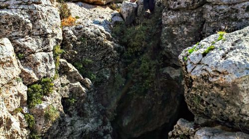 غار بوغلو قویو ماکو در ارتفاعات خانه ساازمانی ماکو